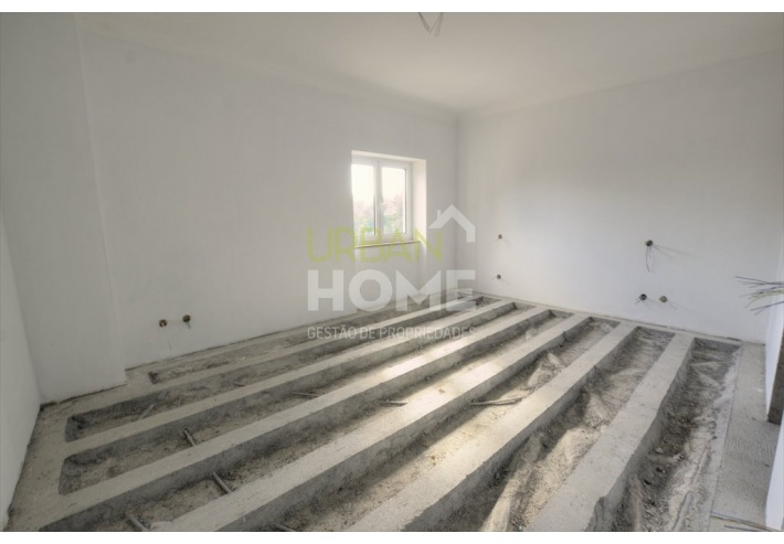 Quinta Rural T8 com 2 Hectares de Terreno em Serreleis