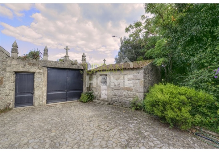 Quinta Rural T8 com 2 Hectares de Terreno em Serreleis