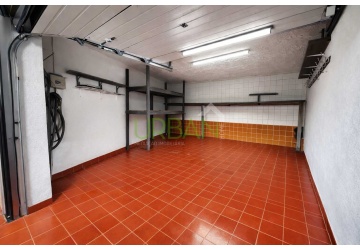 Garagem Fechada perto do Centro da Cidade