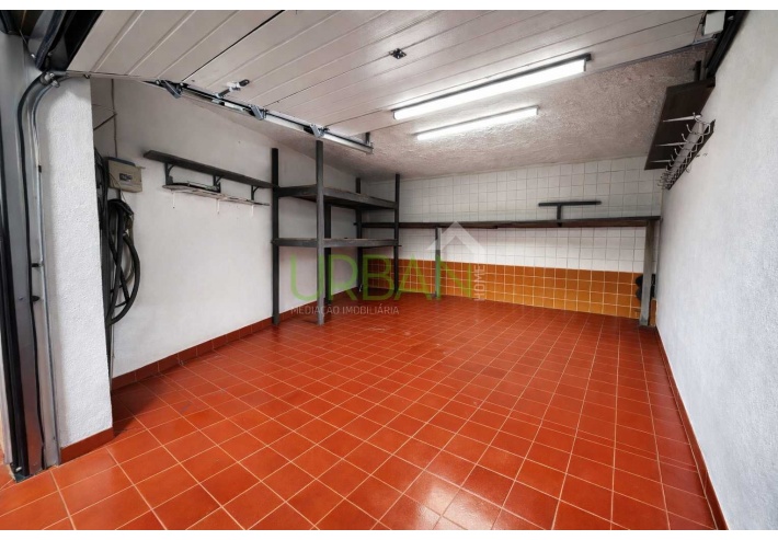Garagem Fechada perto do Centro da Cidade