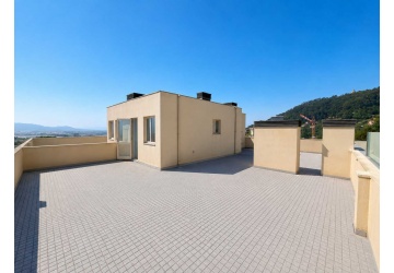 Apartamento T3 de Luxo com Terraço Privativo na Cobertura