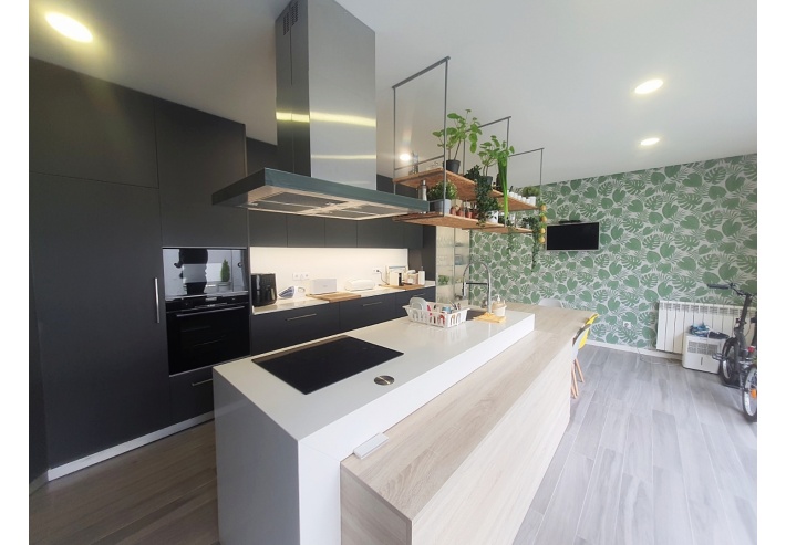 Moradia T4 com Jardim no Centro Histórico de Viana