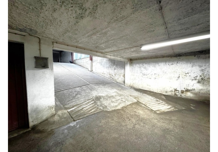 Garagem Fechada perto do Centro da Cidade