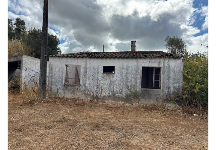 Quinta p/Restauro com 2 Hectares em Moncarapacho