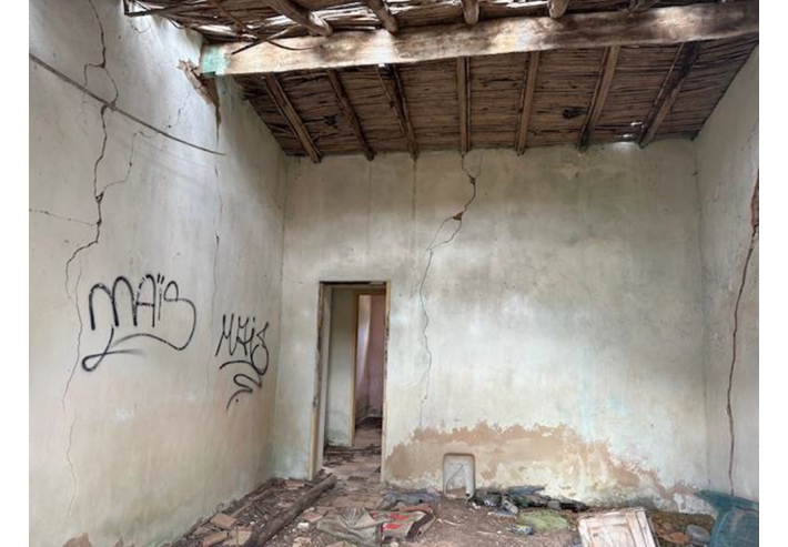 Quinta p/Restauro com 2 Hectares em Moncarapacho
