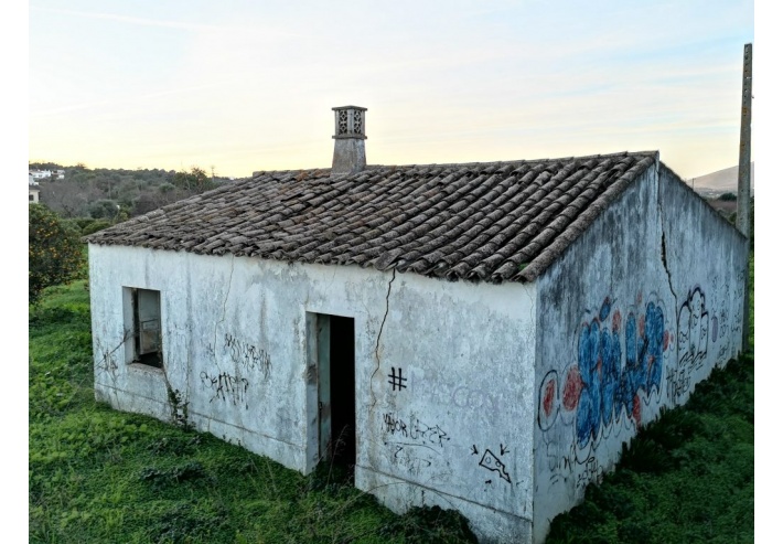 Quinta p/Restauro com 2 Hectares em Moncarapacho