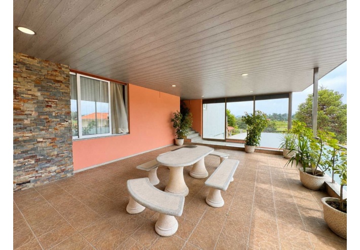 Moradia Individual T3 com Pastelaria/Padaria em Geraz do Lima