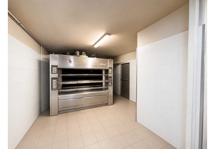 Moradia Individual T3 com Pastelaria/Padaria em Geraz do Lima