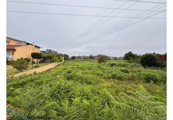 Terreno com 1037m2 para construção em Vila Fria
