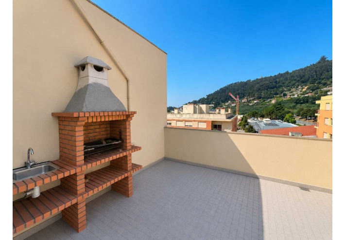 Apartamento T3 de Luxo com Terraço Privativo na Cobertura