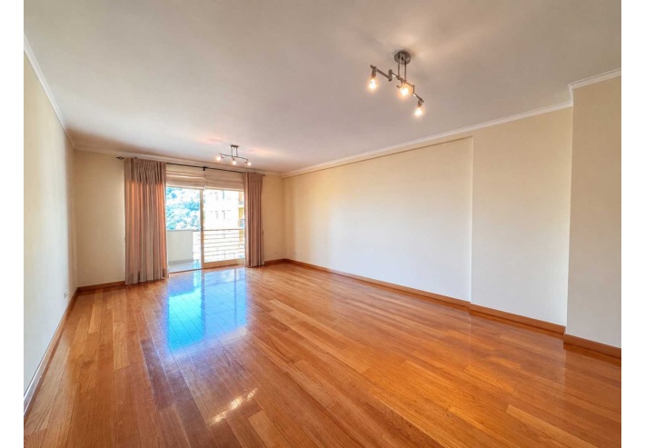 Apartamento T3 de Luxo com Terraço Privativo na Cobertura