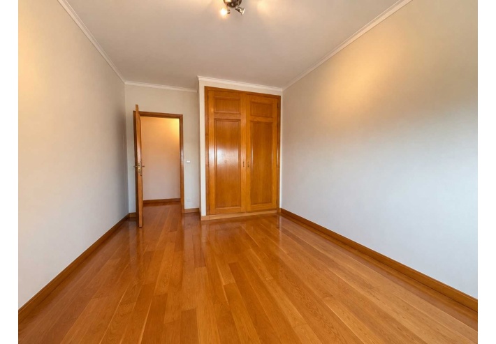 Apartamento T3 de Luxo com Terraço Privativo na Cobertura