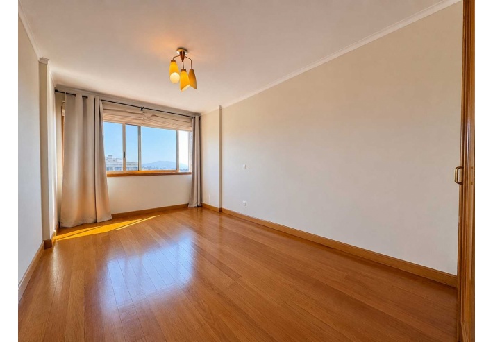 Apartamento T3 de Luxo com Terraço Privativo na Cobertura