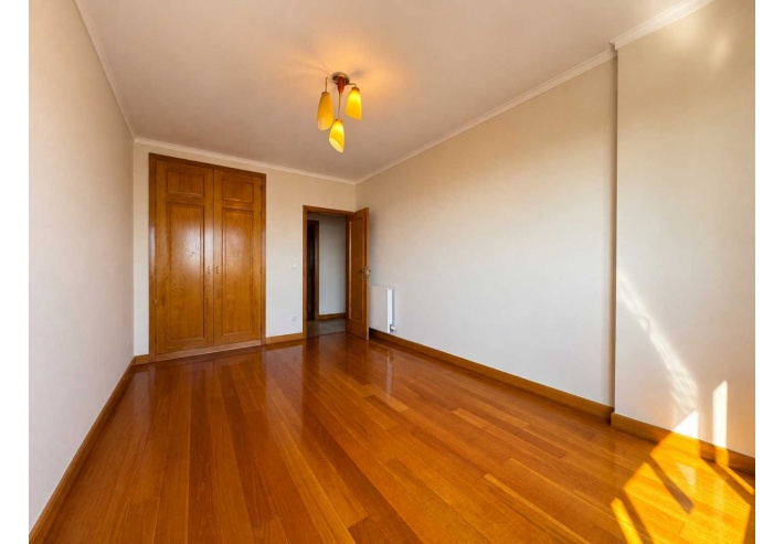 Apartamento T3 de Luxo com Terraço Privativo na Cobertura