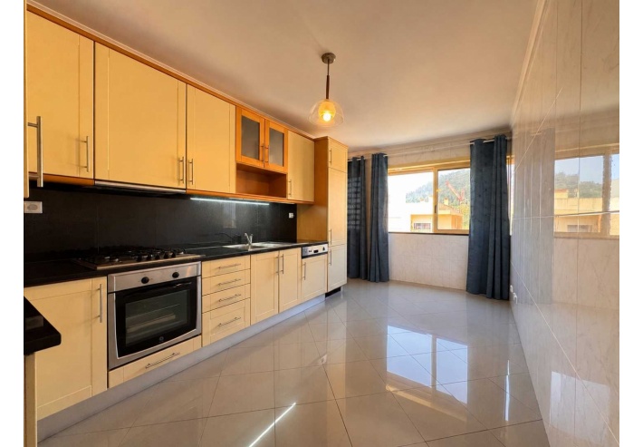 Apartamento T3 de Luxo com Terraço Privativo na Cobertura
