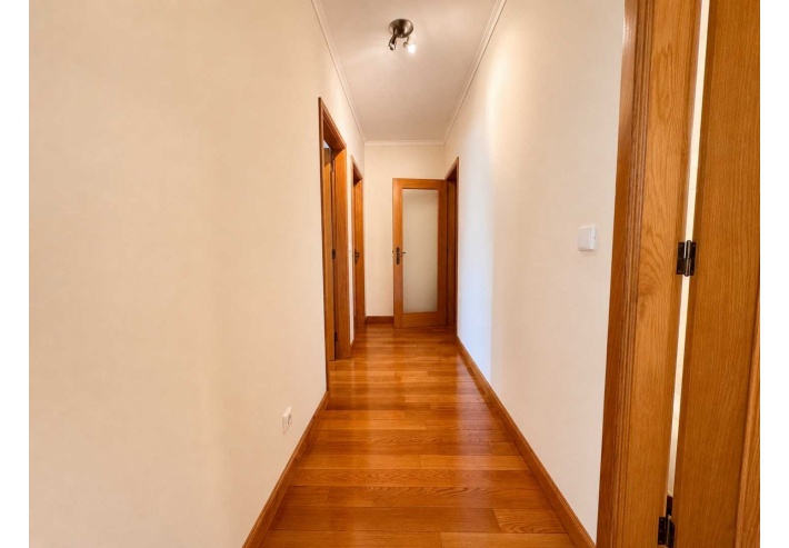 Apartamento T3 de Luxo com Terraço Privativo na Cobertura